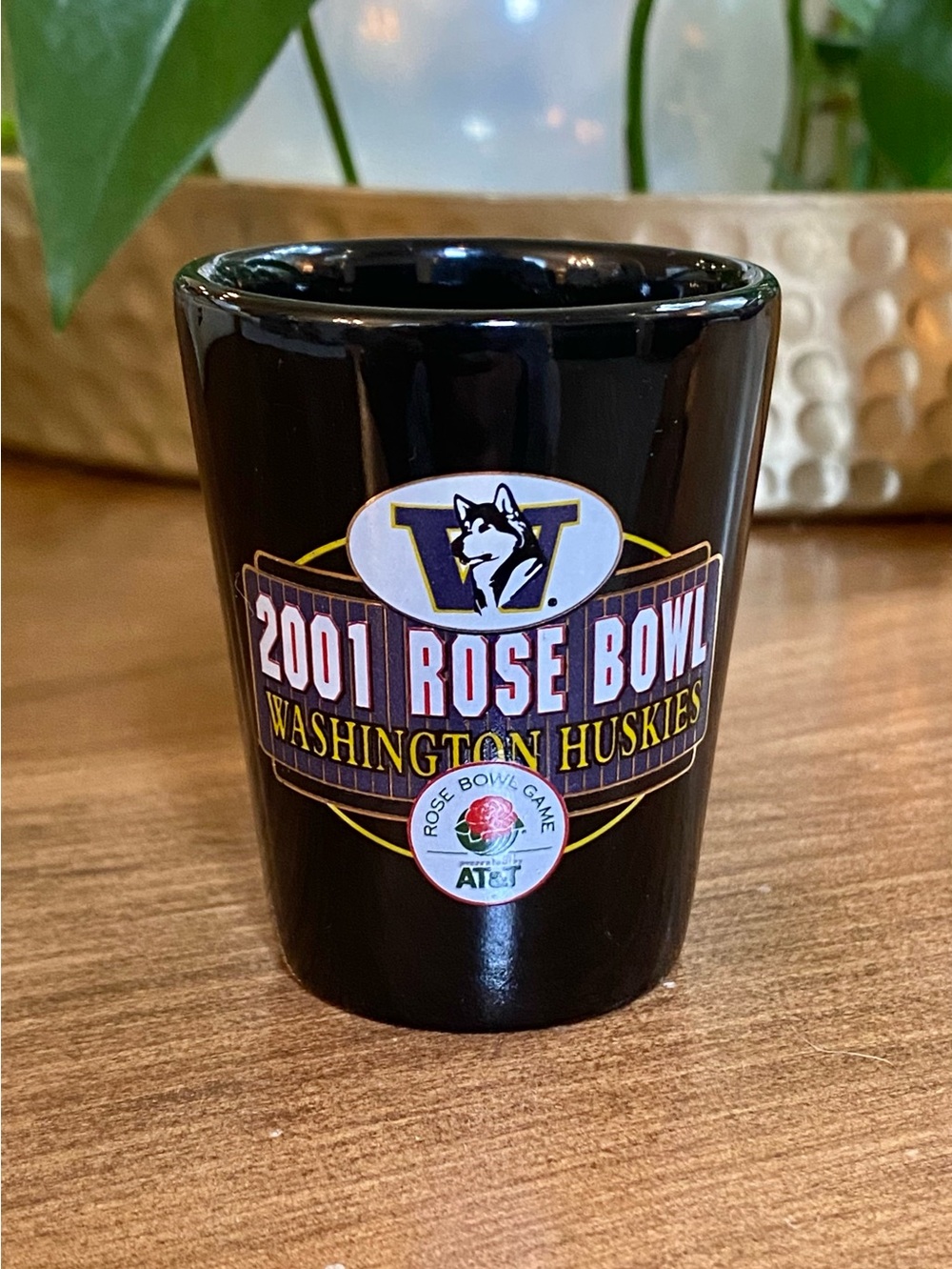 VTG 2001 Rose Bowl University of Washington Huskies Black Ceramic Shot Glass